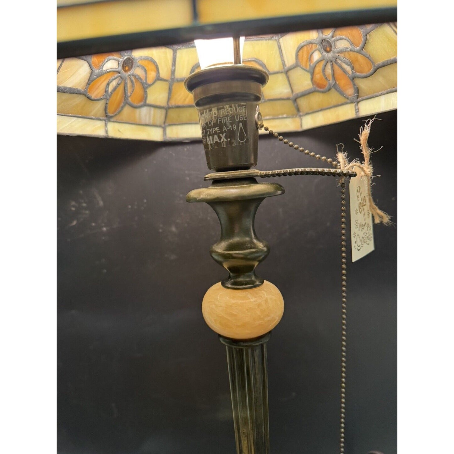 Vintage 31” Tiffany Style Lamp Lamp By Quoizel