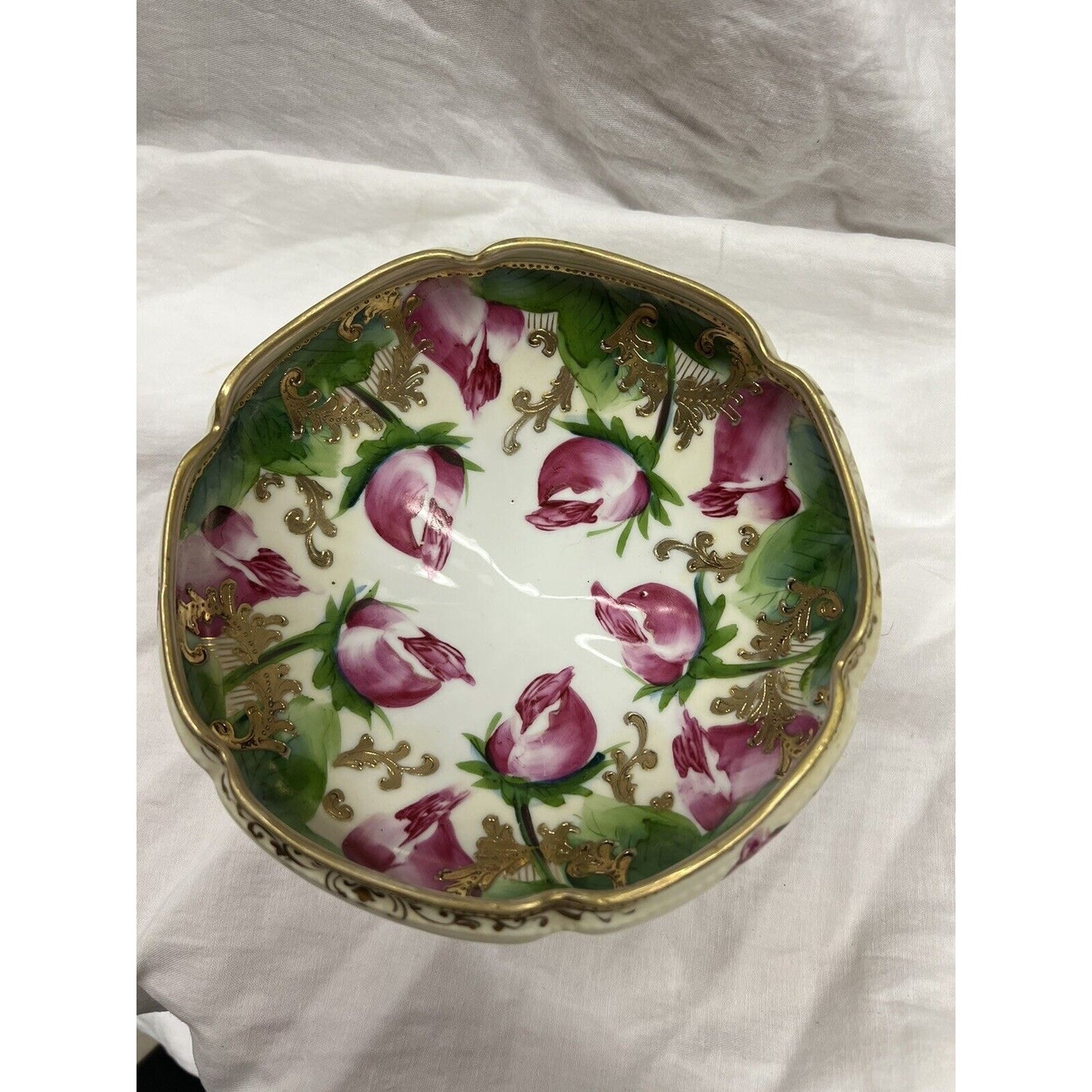 Antique Nippon 3 Footed Bowl With Gilding And Dark Pink Flowers