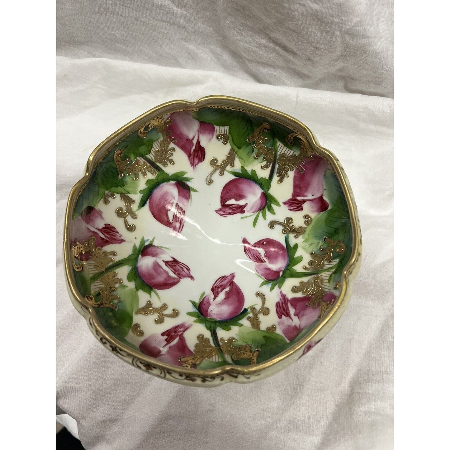 Antique Nippon 3 Footed Bowl With Gilding And Dark Pink Flowers